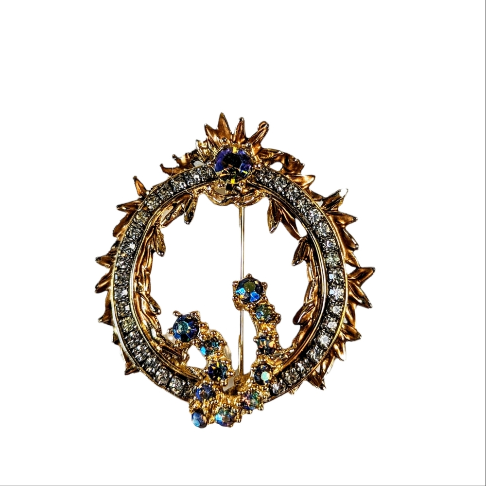 Vintage Har Rhinestone Wreath Brooch